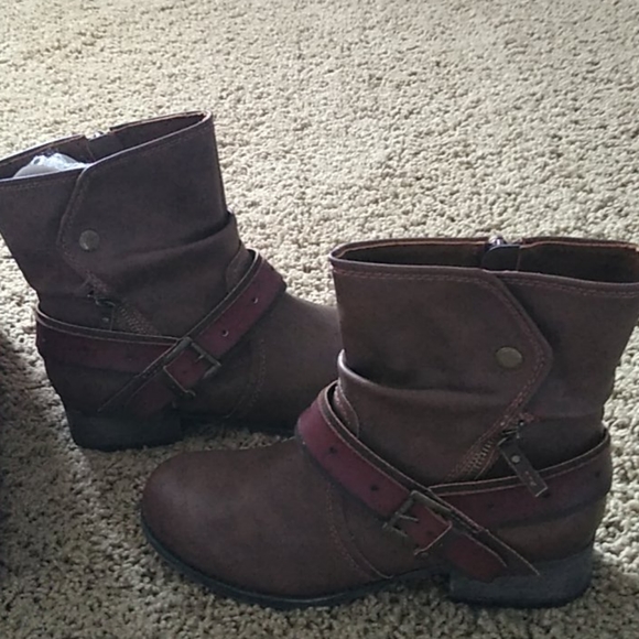 SO Shoes - Brown ankle boots size 7.5